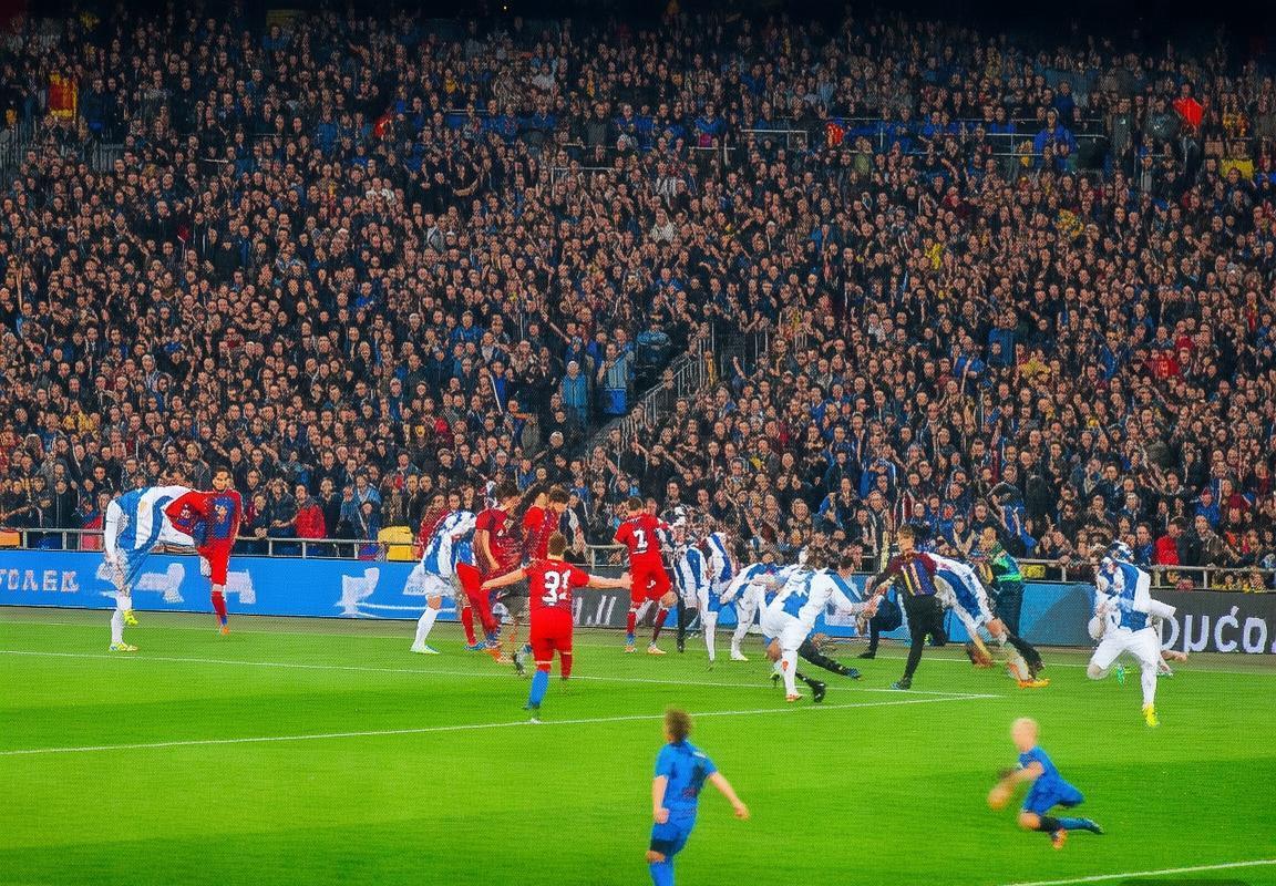 加泰罗尼亚德比：巴塞罗那VS西班牙人激情对决回顾(图1)